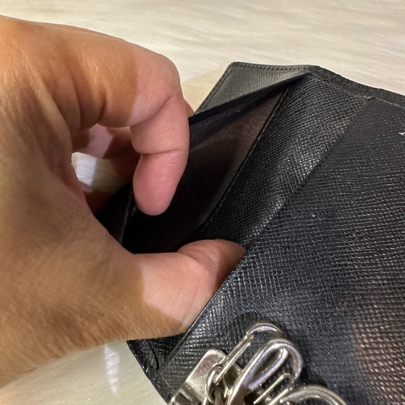 BURBERRY 4 key holder in black - Picture 11 of 16